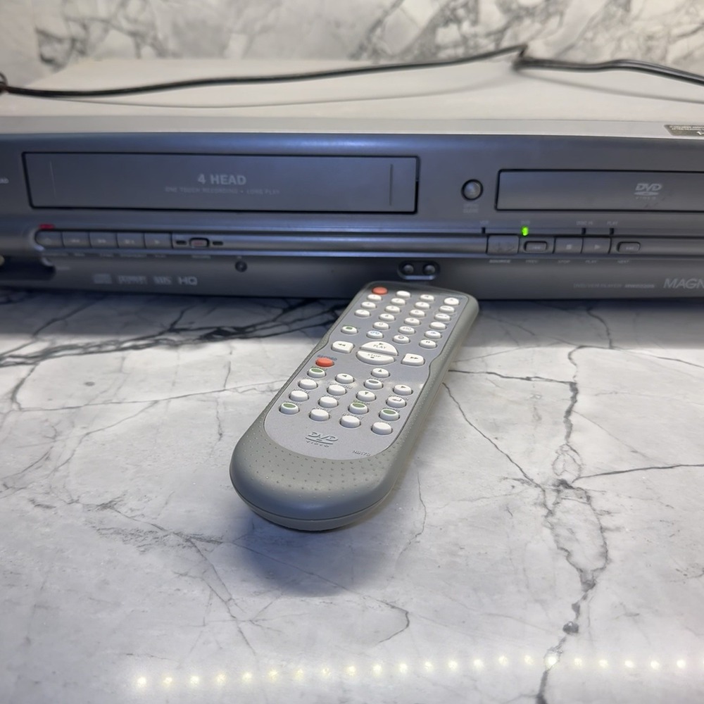 MAGNAVOX DVD/VCR COMBO MWD2205 VHS Player Tested Working Remote Control